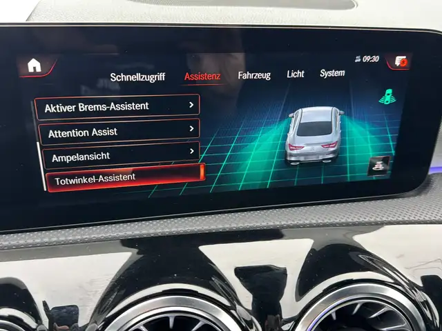 Mercedes-Benz CLA view 27