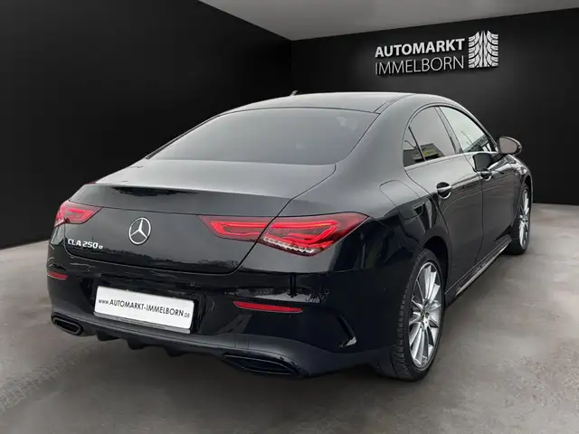 Mercedes-Benz 250 view 7