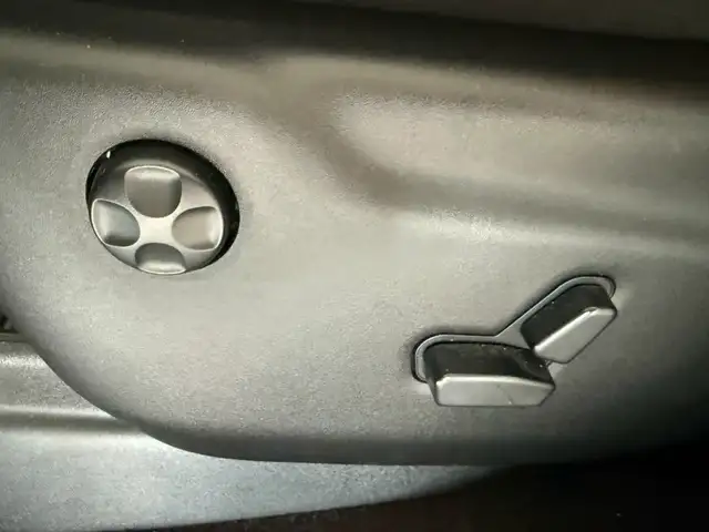 Jeep Grand Cherokee view 13