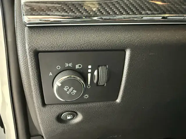 Jeep Grand Cherokee view 15