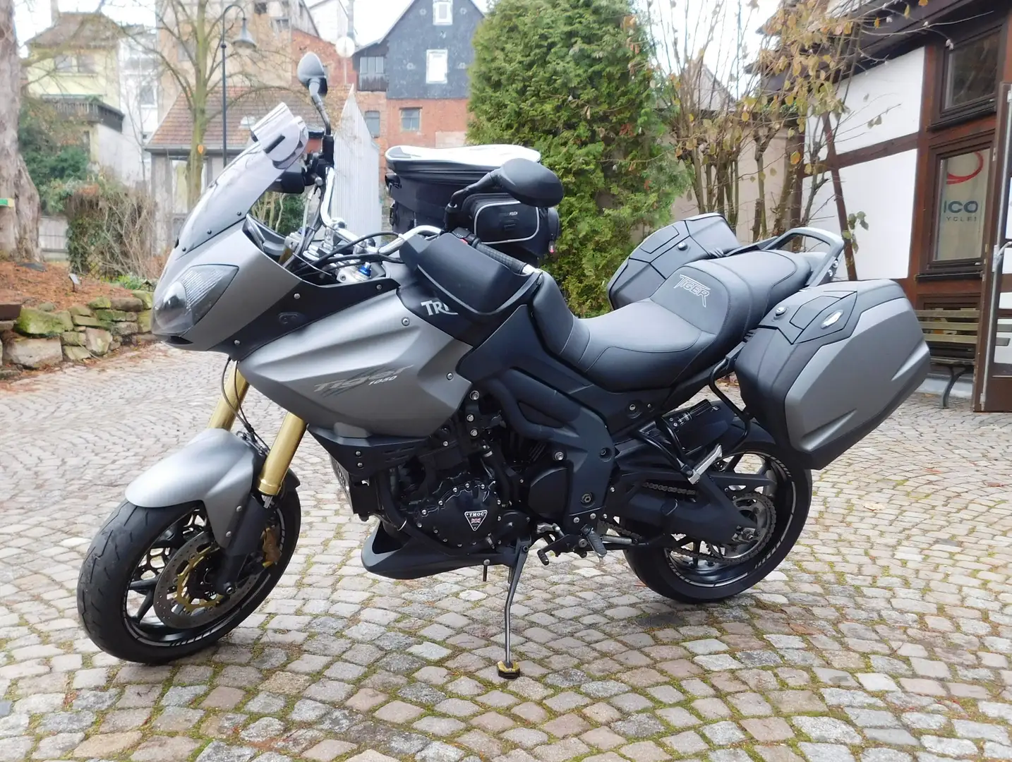 Triumph Tiger 1050 Ezüst - 1