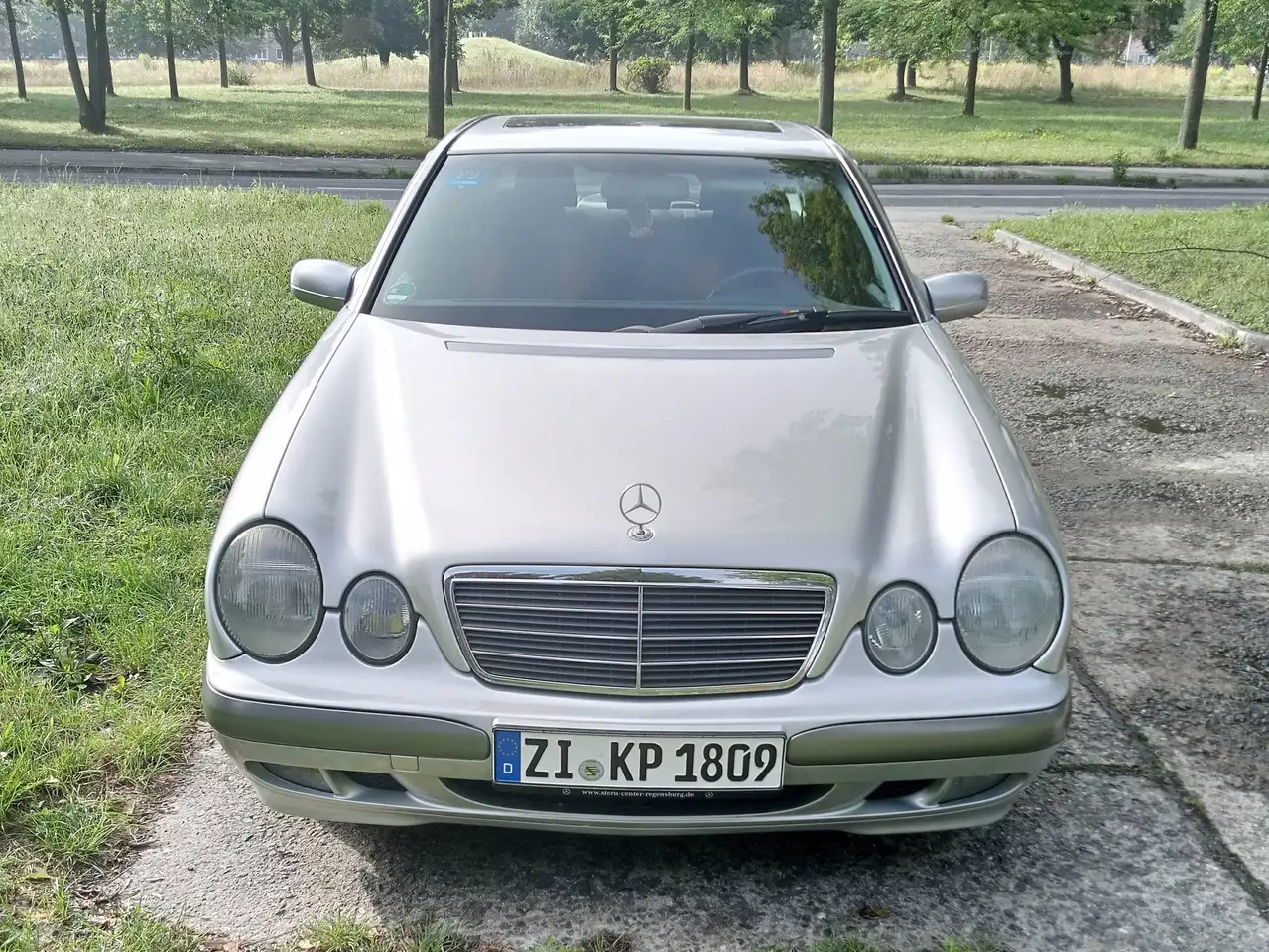 Mercedes-Benz E 200 Classic, foto 3