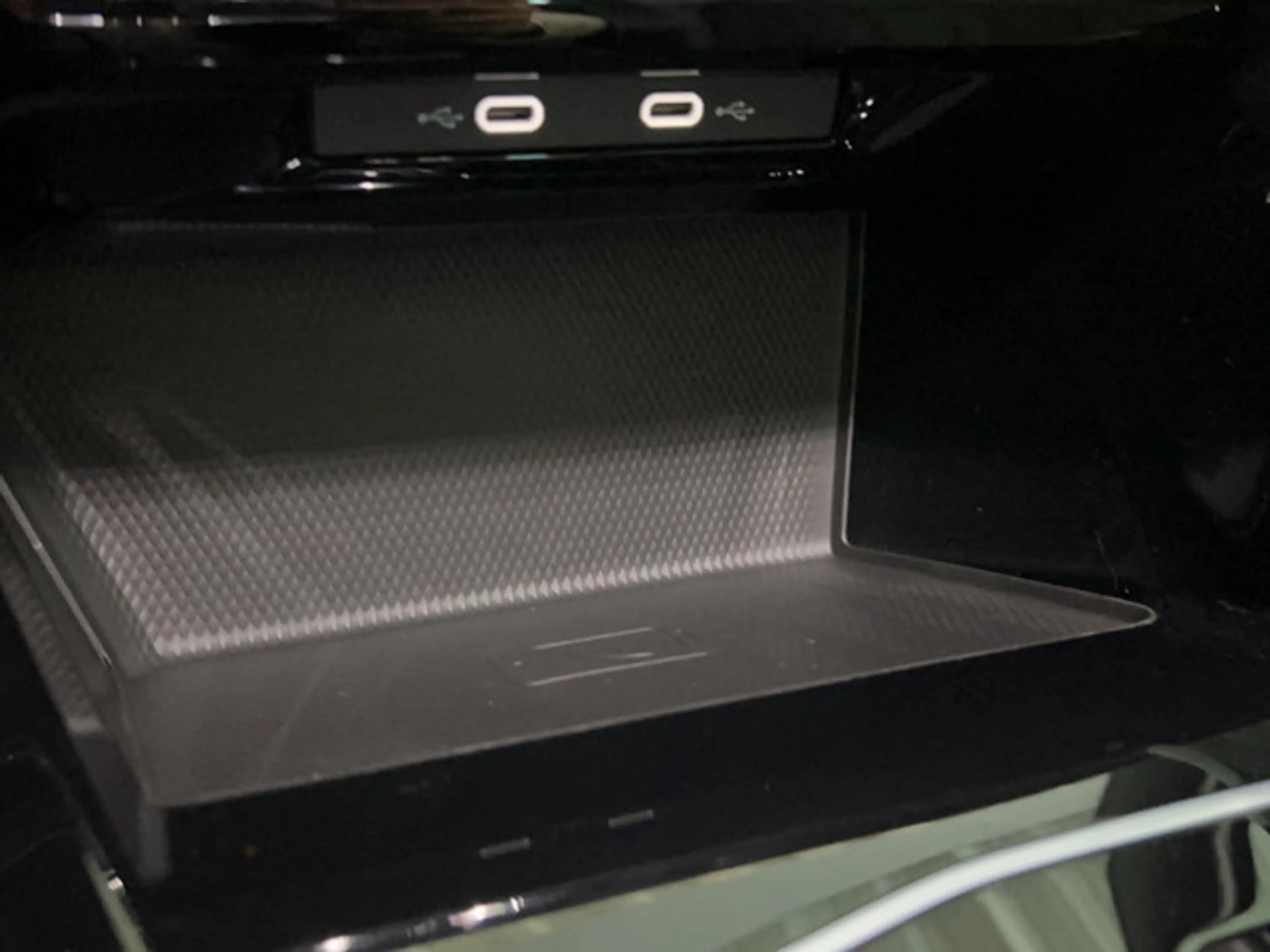 Volkswagen Golf VIII R-Line 1.5 eTSI DSG — photo 26