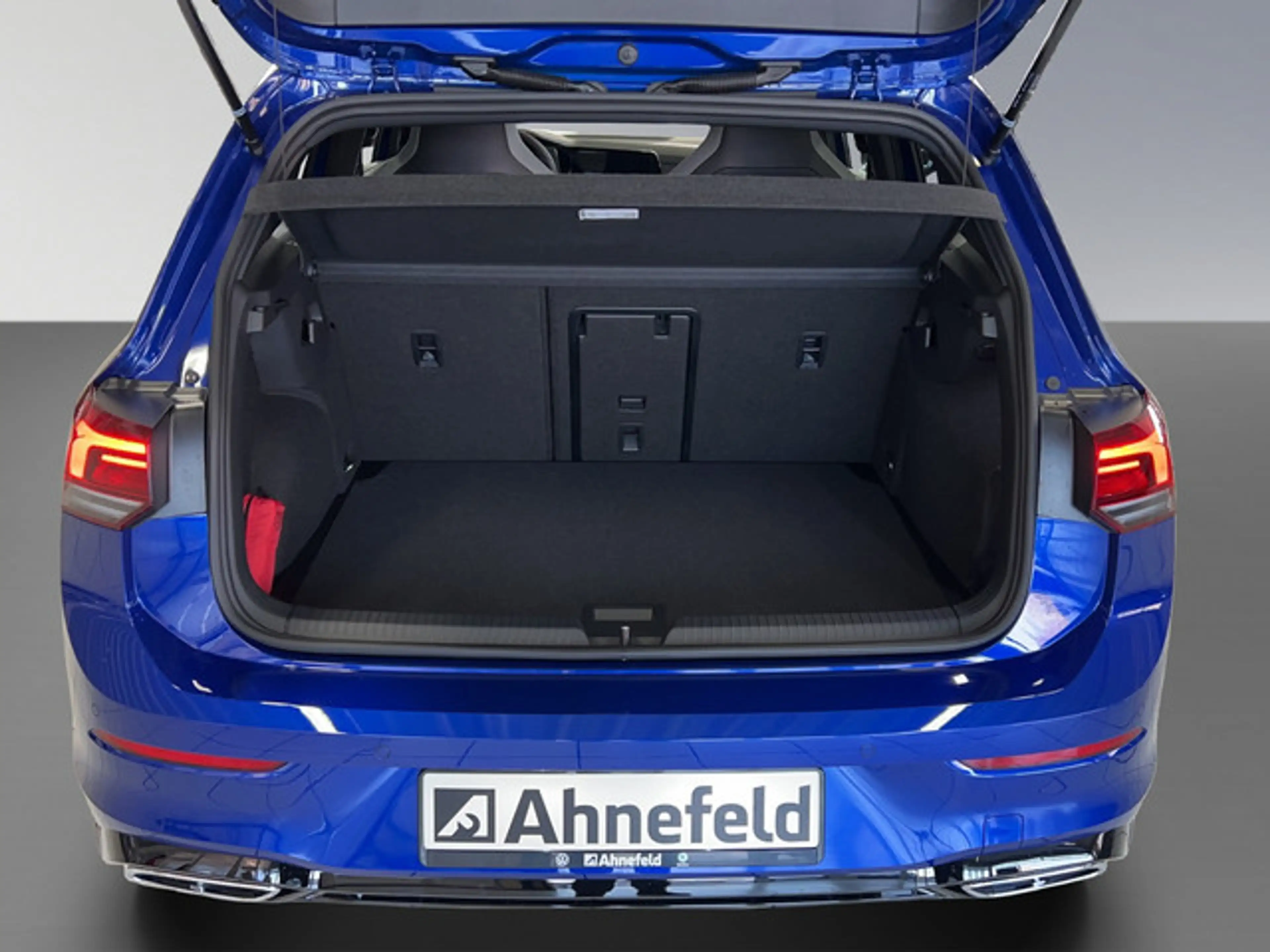 Volkswagen Golf VIII R-Line 1.5 eTSI DSG — photo 20