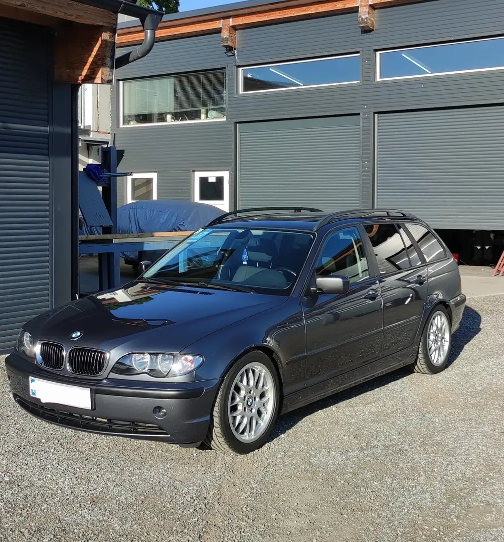 BMW 318 318d touring - 1
