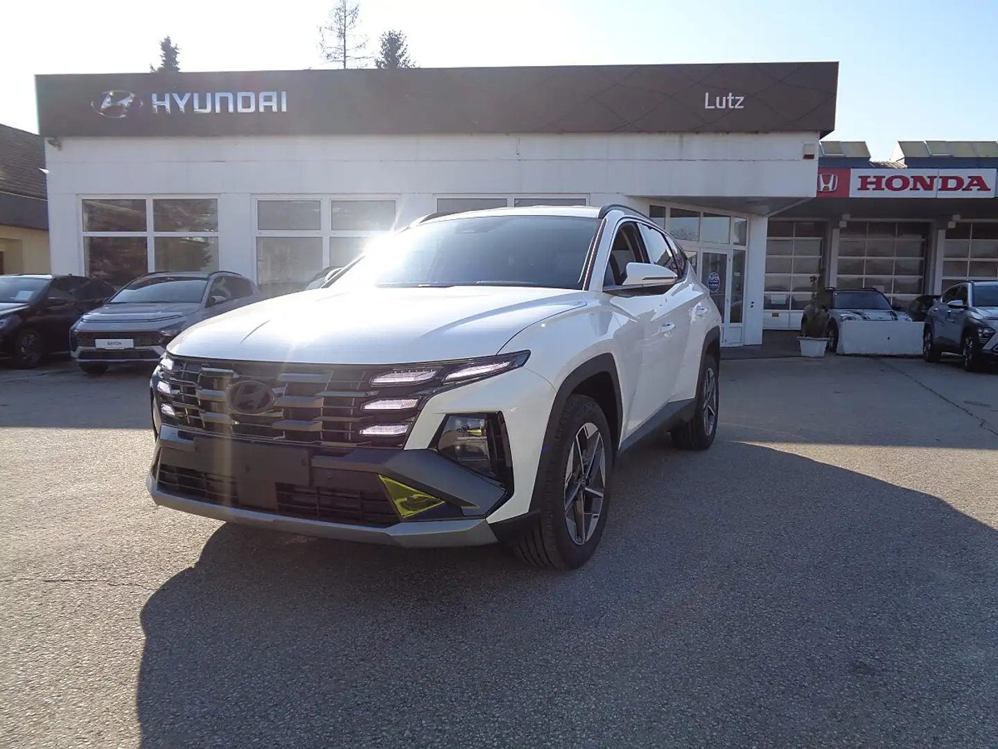 Hyundai TUCSON Tucson 1,6 T-GDI HEV 2WD Go Plus Aut. Weiß - 1