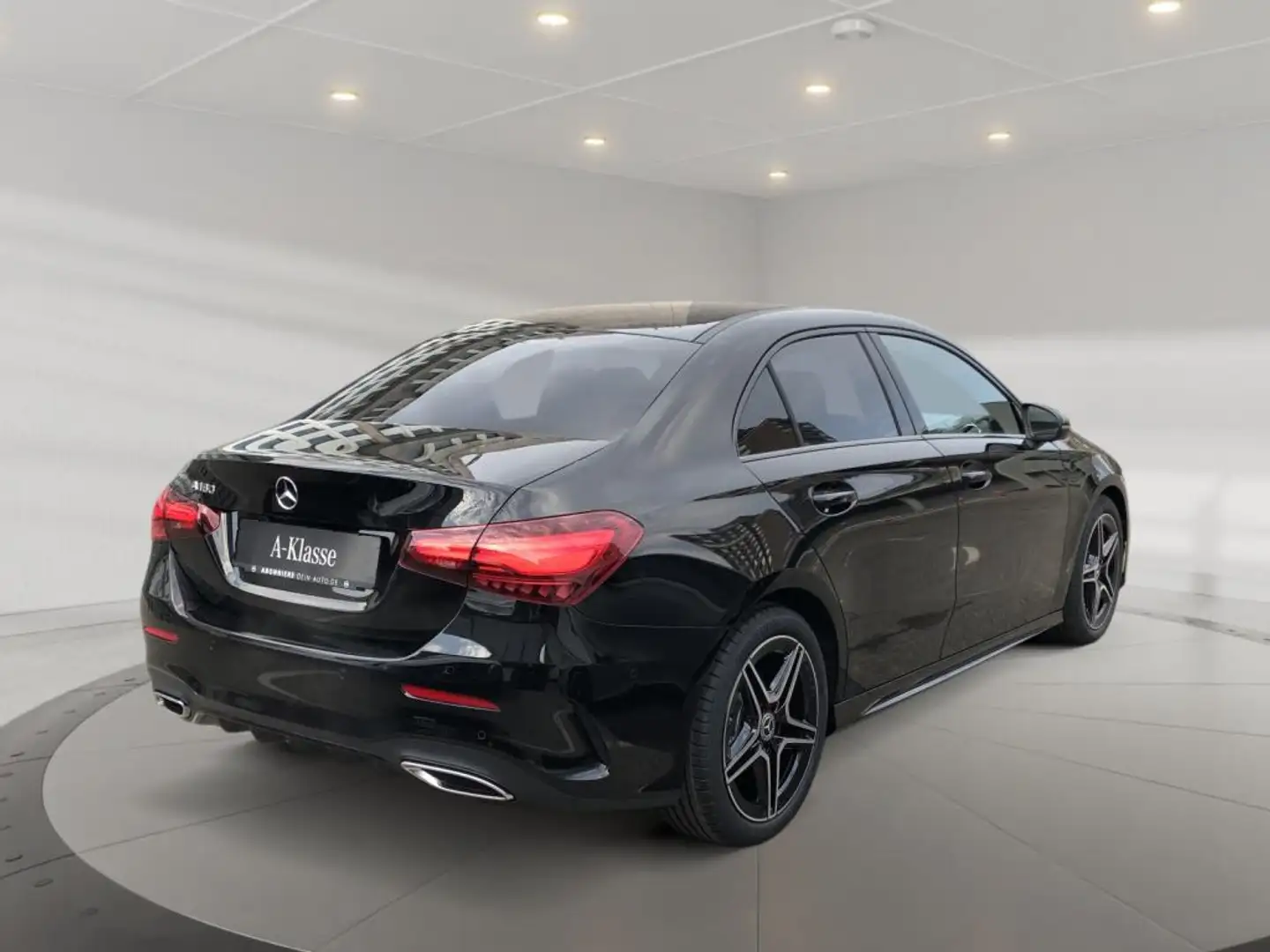 Mercedes-Benz A 180 Limousine +MBUX+AMG+Wide+Cam+SpurW+S-Sitz Schwarz - 2