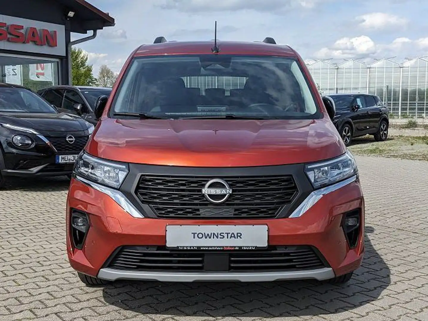 Nissan Townstar DIG-T 130 Aut. Kombi L2 Tekna*Navi, 2ST, Voll-LED* Brun - 2