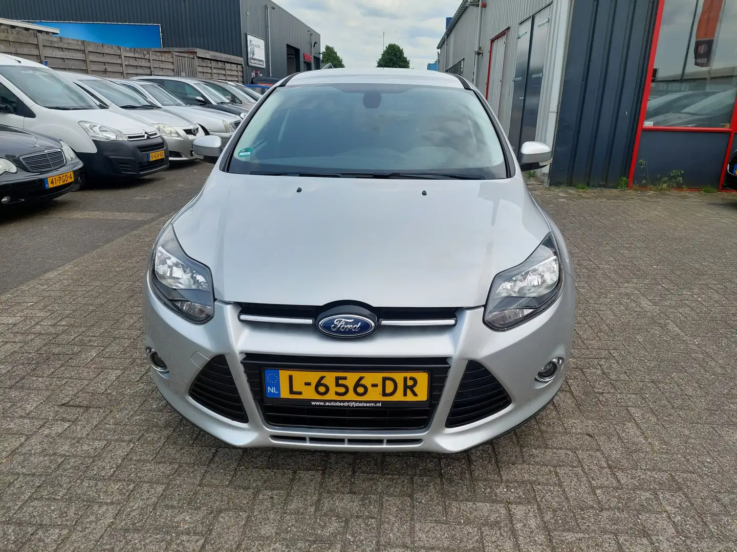 Ford Focus Wagon 1.0 EcoBoost Trend Szürke - 2