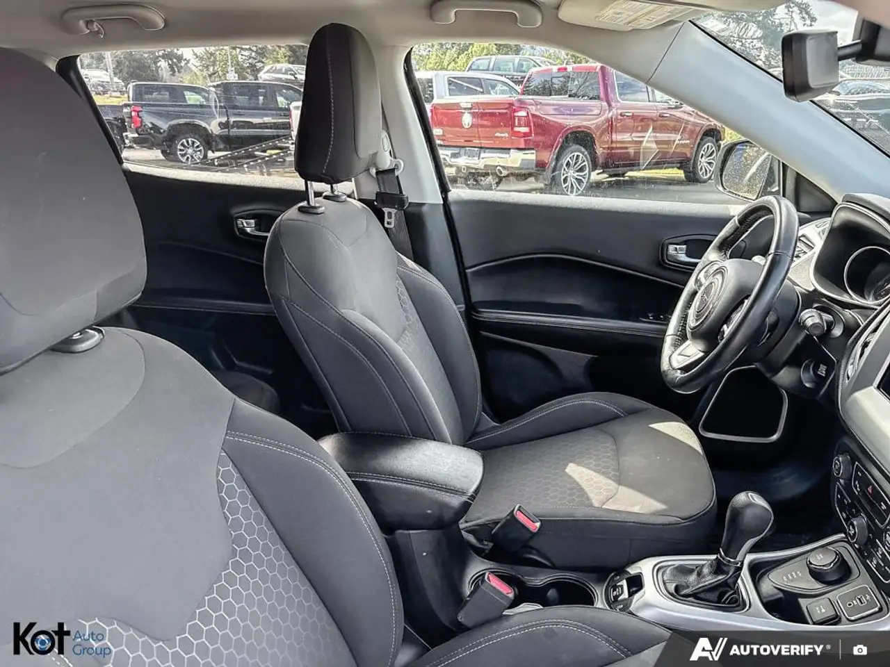 Jeep Compass photo Jeep Compass