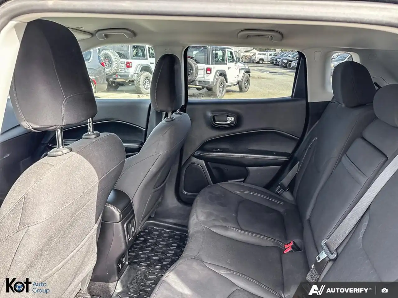 Jeep Compass photo Jeep Compass