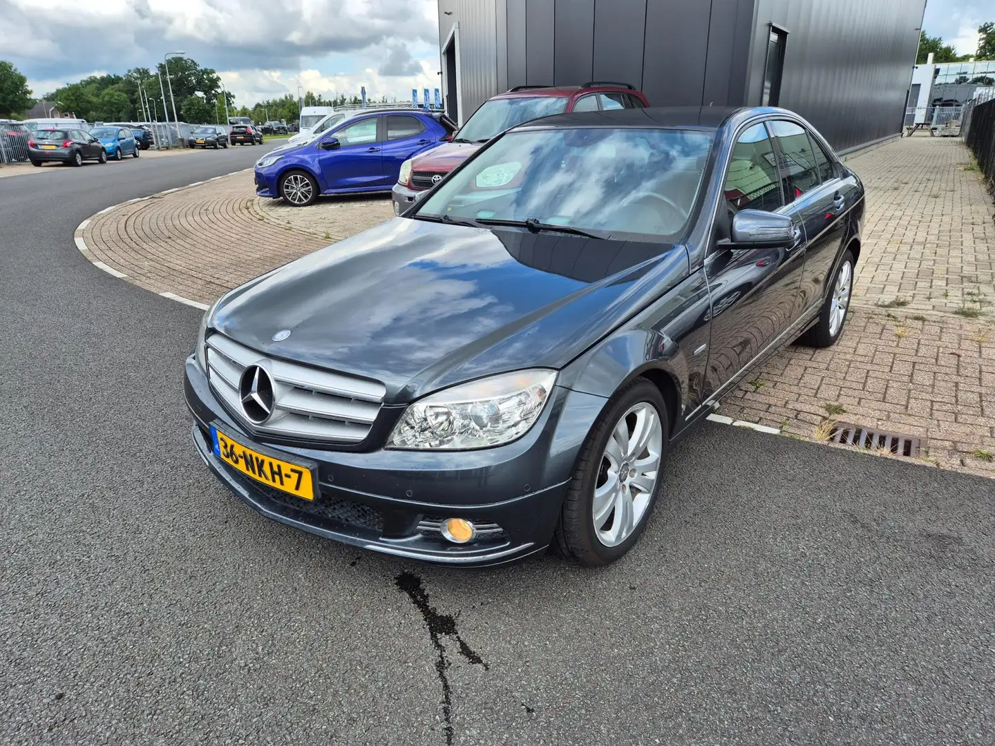 Mercedes-Benz C 180 CGI BlueEFFICIENCY Business Edition Avantgarde Gris - 1