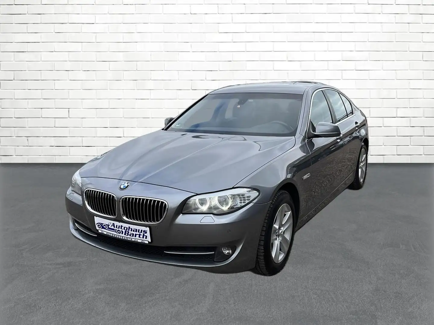 BMW 525 *Bi-Xenon*AUT*Navi*SHZ*PDC* Grau - 2