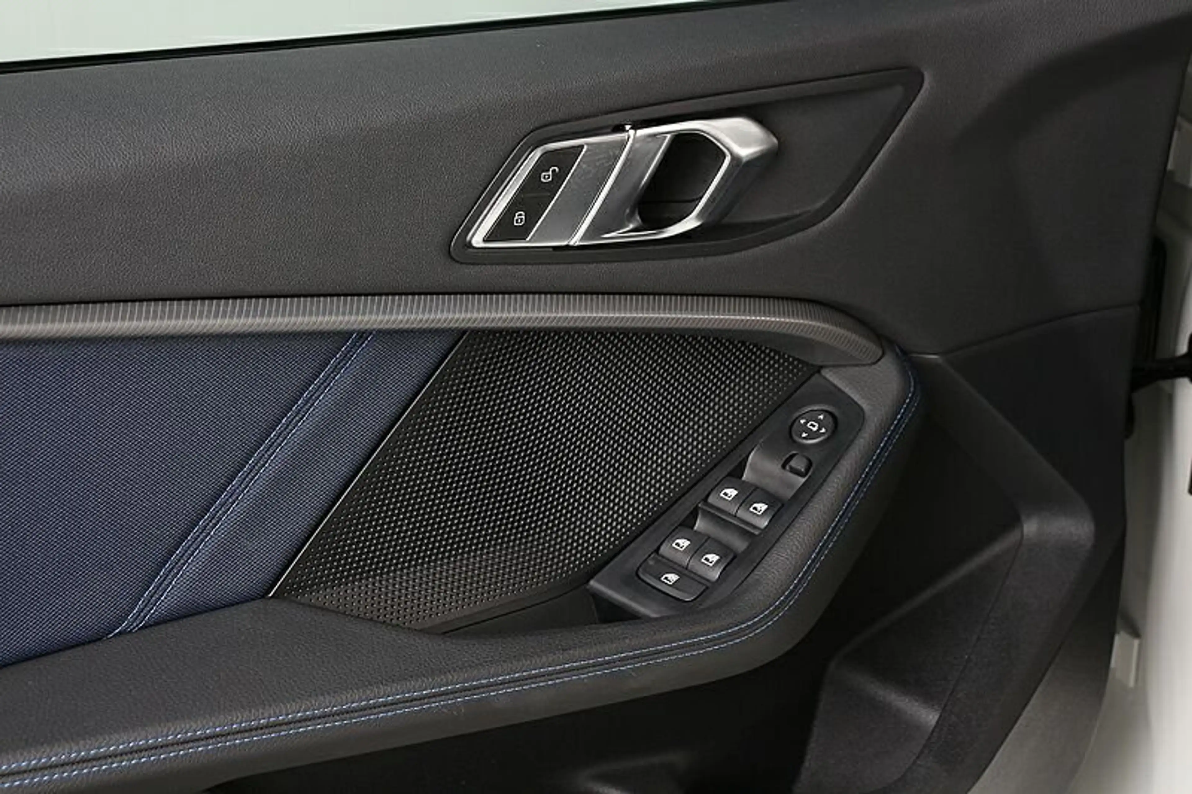 BMW 118 d M Sport LED AHK DAB HiFi Sitzheizung — photo 13