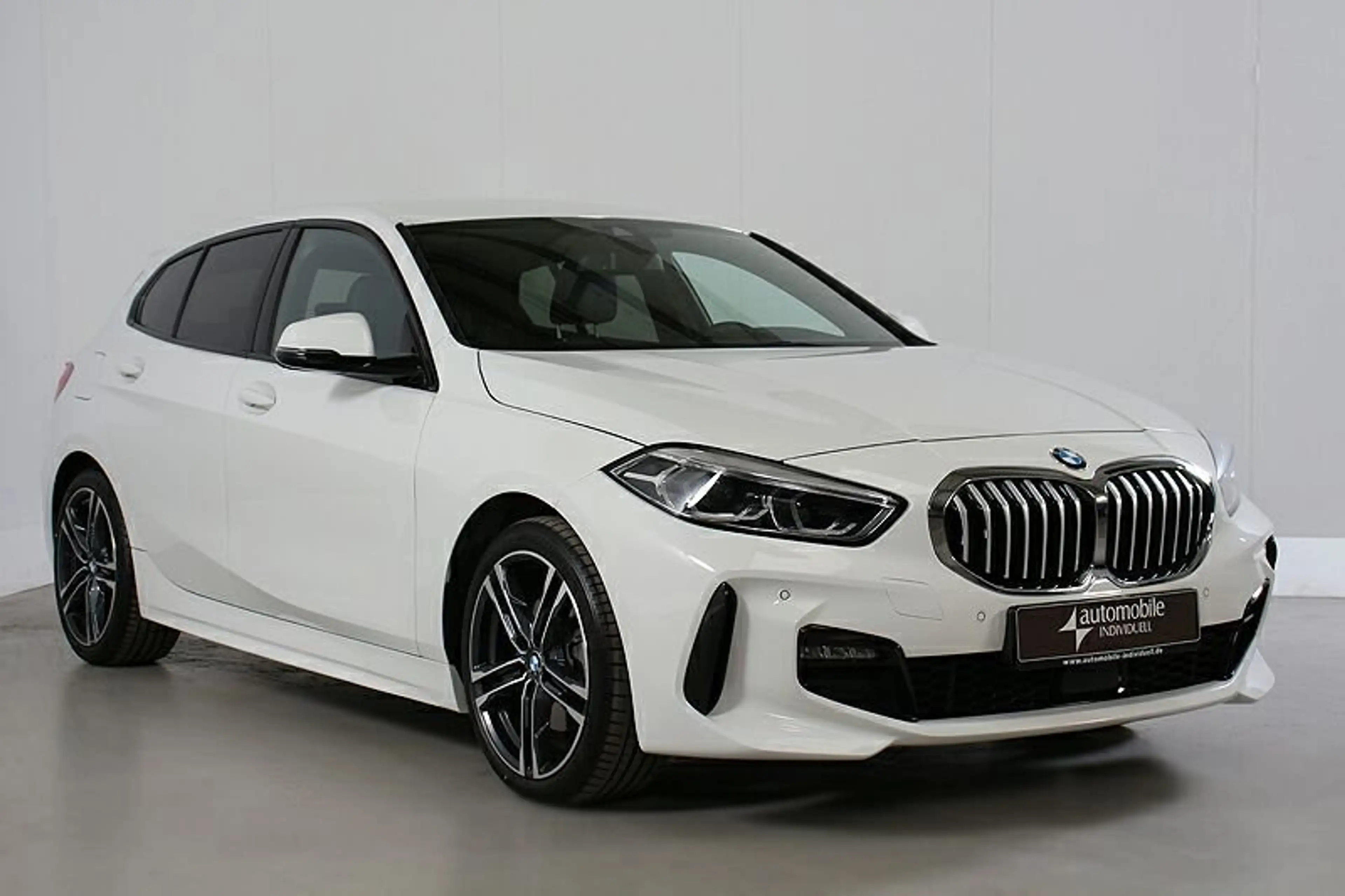 BMW 118 d M Sport LED AHK DAB HiFi Sitzheizung — photo 3