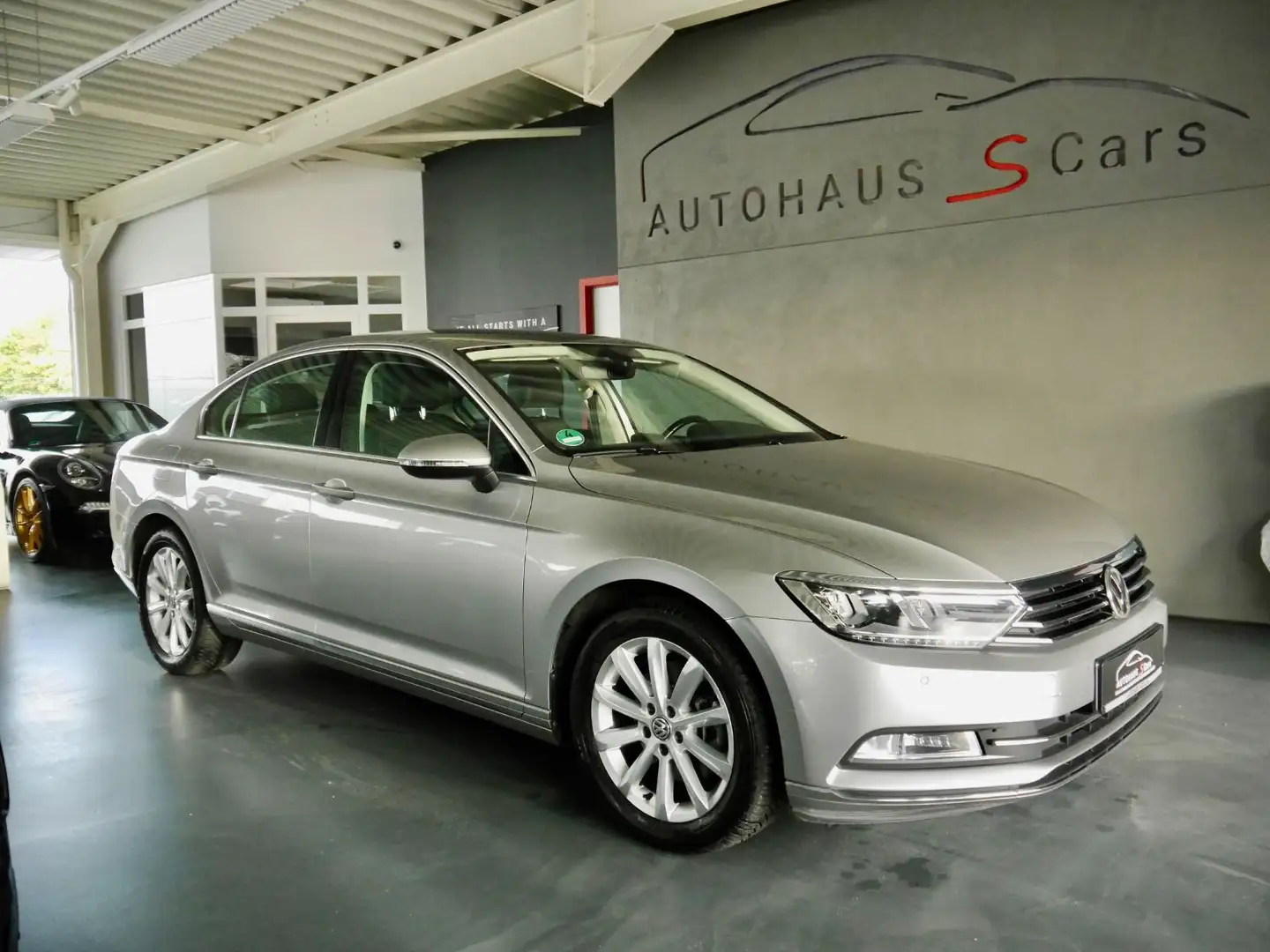 Volkswagen Passat Lim. Highline*DAB*Alcantar* Silber - 1