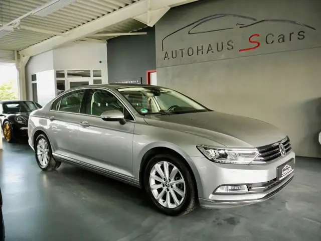 Volkswagen Passat Lim. Highline*DAB*Alcantar*