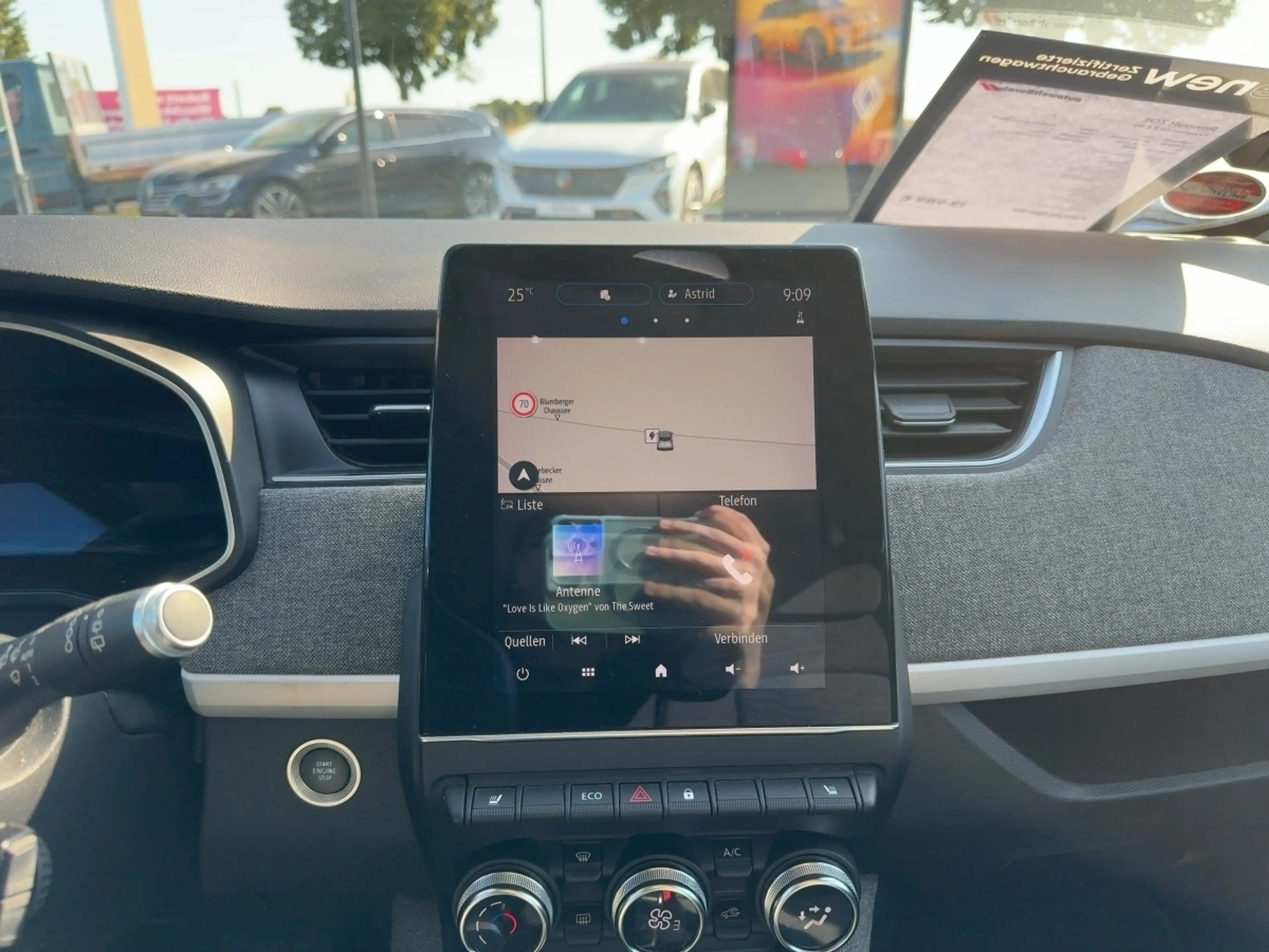 Renault ZOE Experience Z.E 50 — photo 10