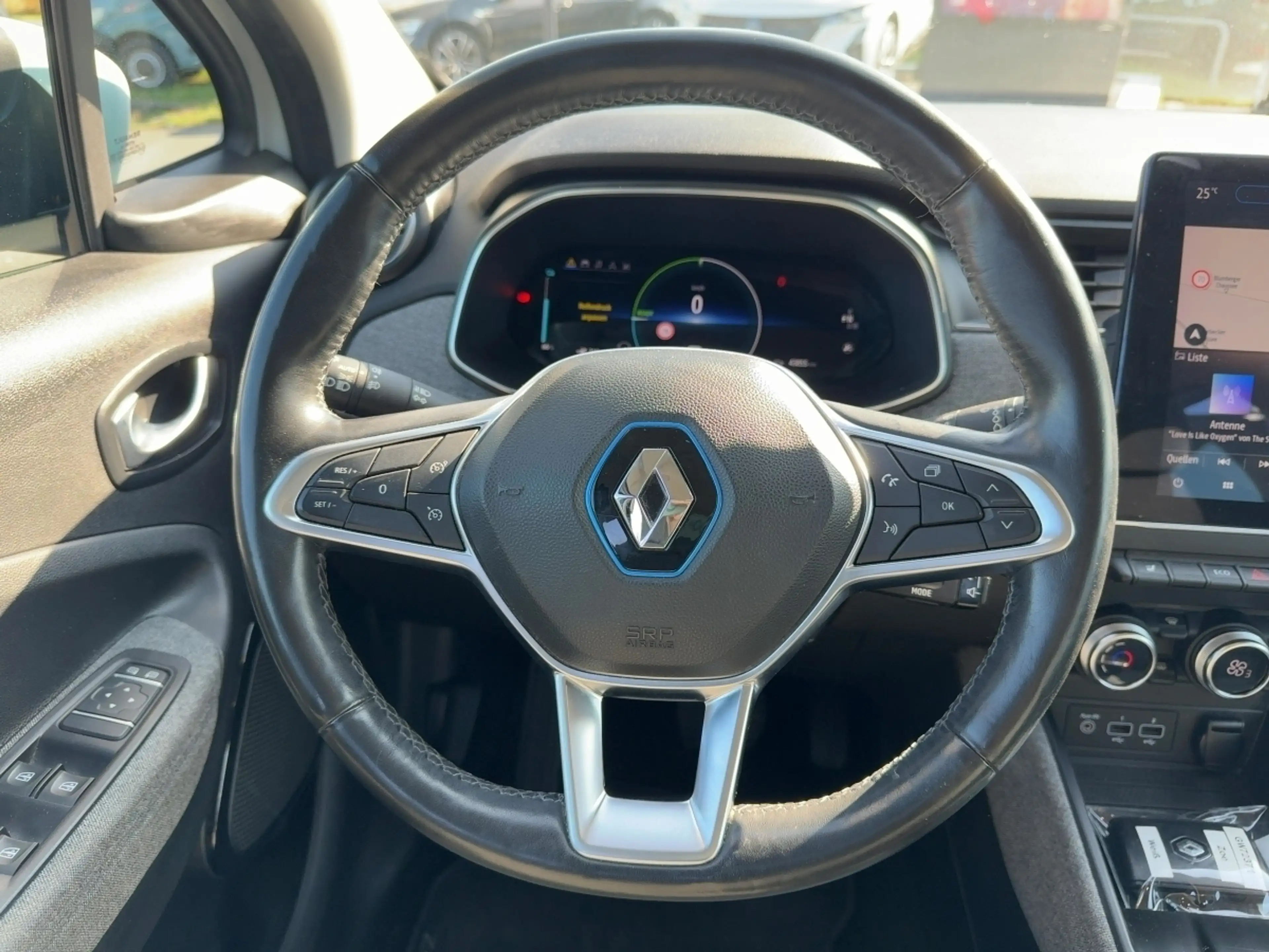 Renault ZOE Experience Z.E 50 — photo 9