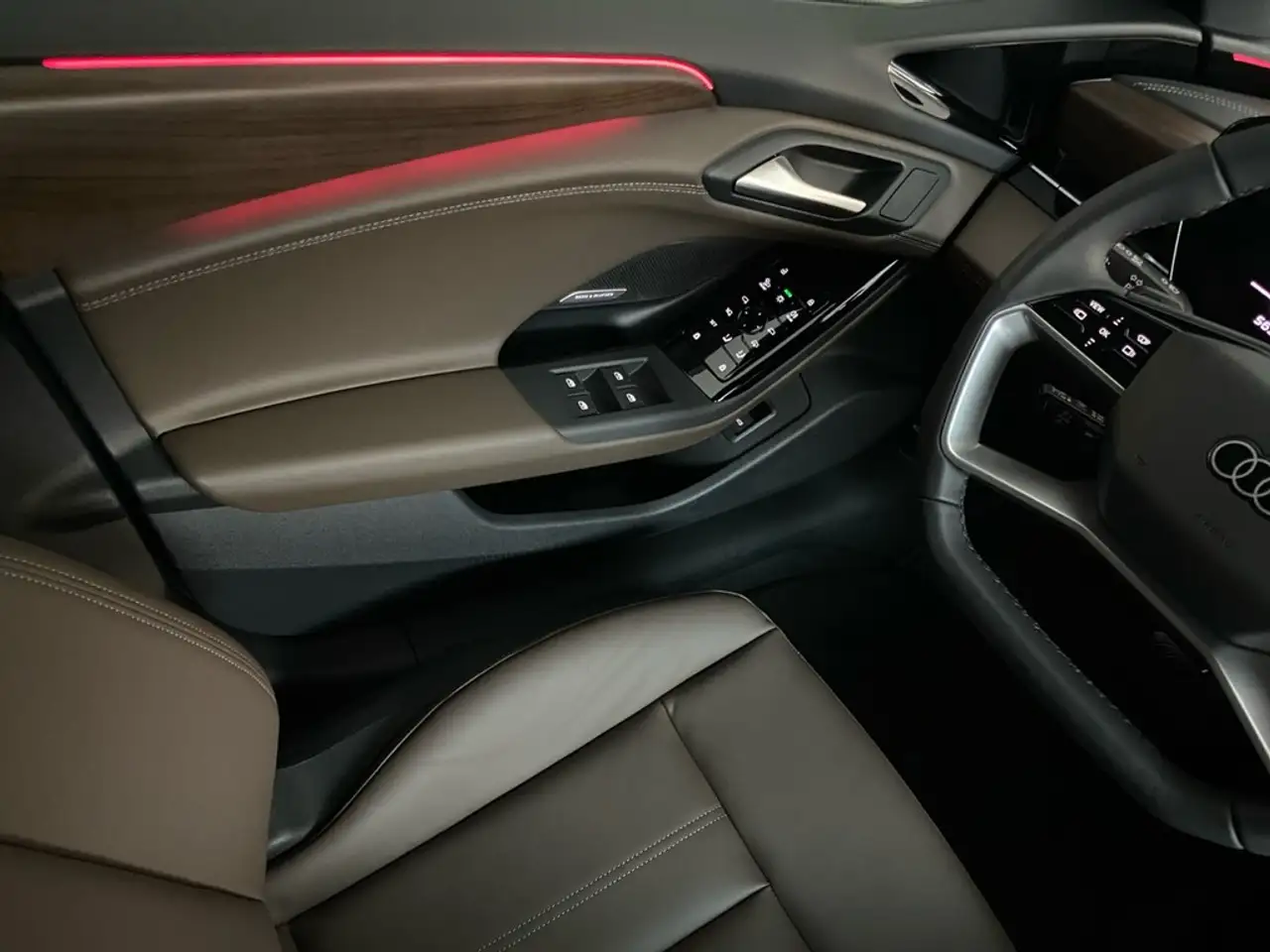 Audi A6 e-tron Avant quattro S line HUD+AHK+360°+B&O+ 12