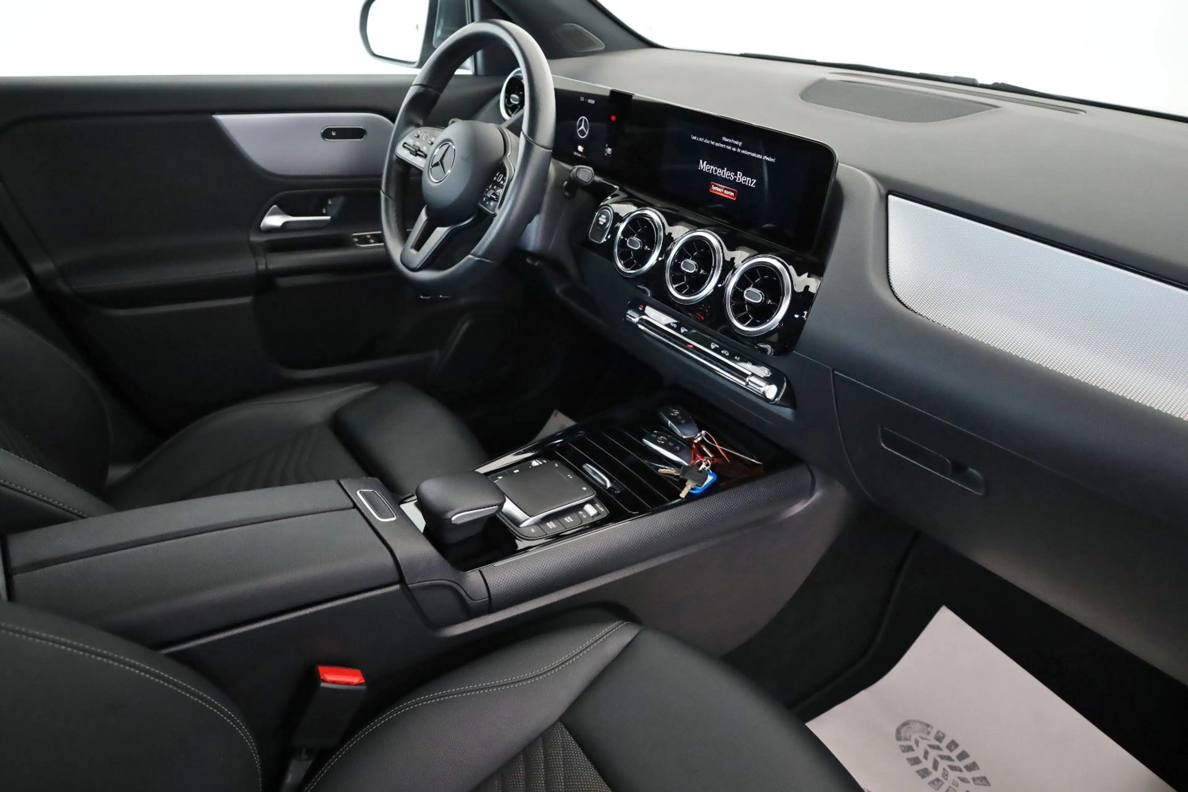 Mercedes-Benz GLA 250 e Style ,T.Leder, Navi, LED, SH, AHK — photo 3