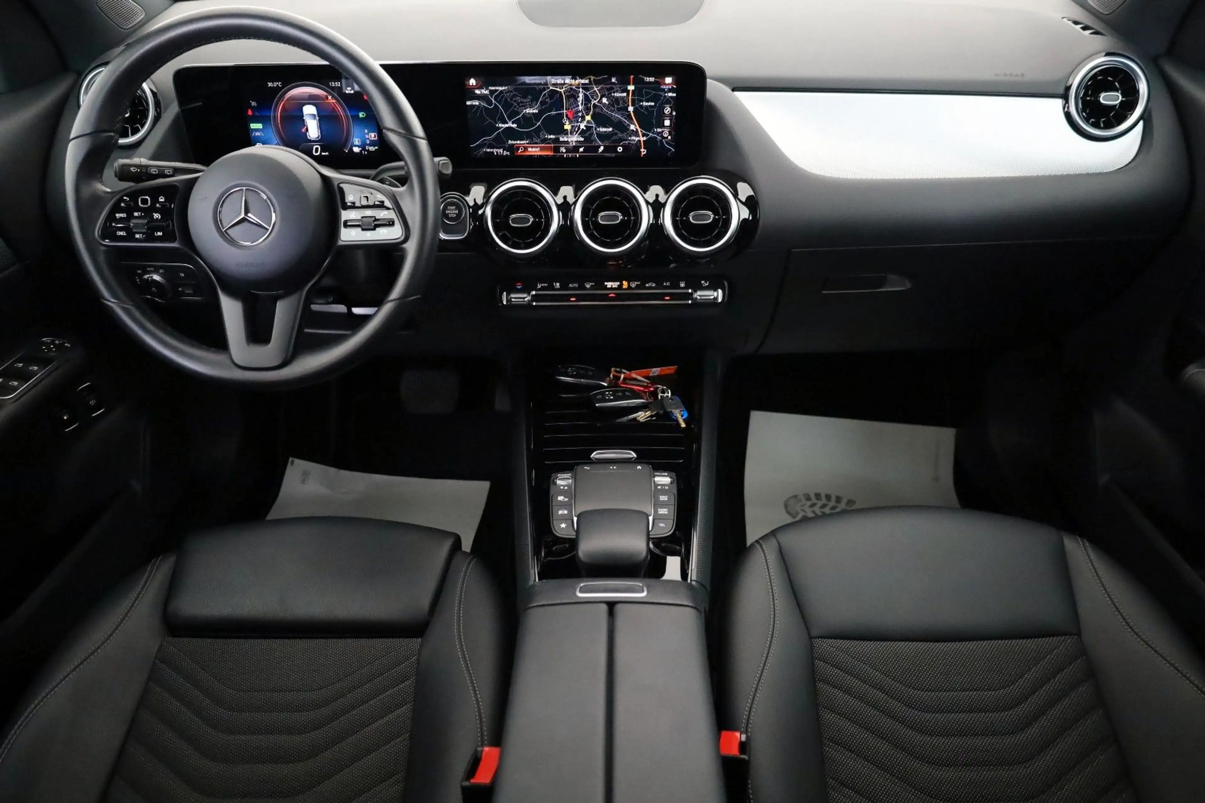 Mercedes-Benz GLA 250 e Style ,T.Leder, Navi, LED, SH, AHK — photo 4