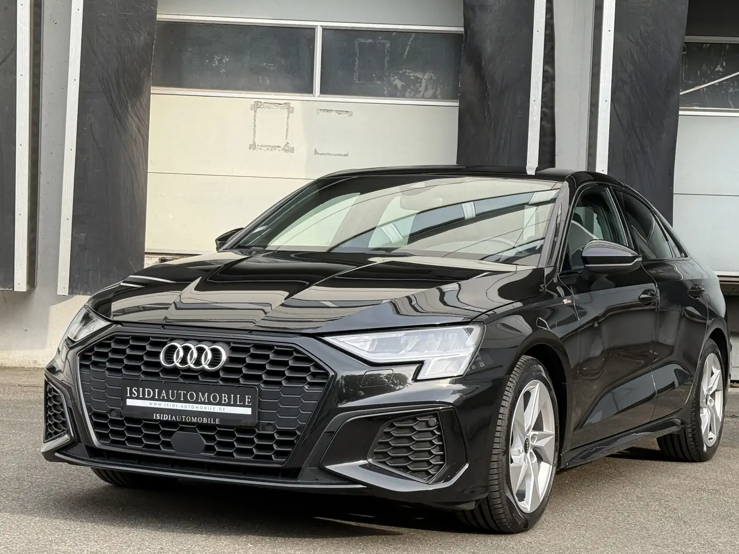 Audi A3 35 TDI Limo S-Line LED VirtualCockpit MMINavi Noir - 1