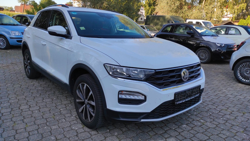 Volkswagen T-Roc Style 1,5 TSI, Panoramadach, Navi, Kamera — photo 3
