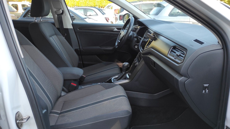 Volkswagen T-Roc Style 1,5 TSI, Panoramadach, Navi, Kamera — photo 7