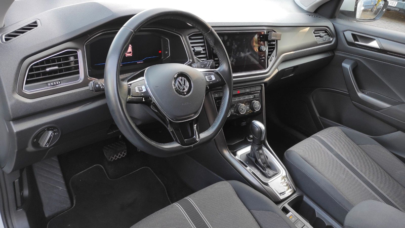 Volkswagen T-Roc Style 1,5 TSI, Panoramadach, Navi, Kamera — photo 12