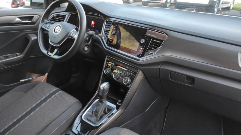 Volkswagen T-Roc Style 1,5 TSI, Panoramadach, Navi, Kamera — photo 8