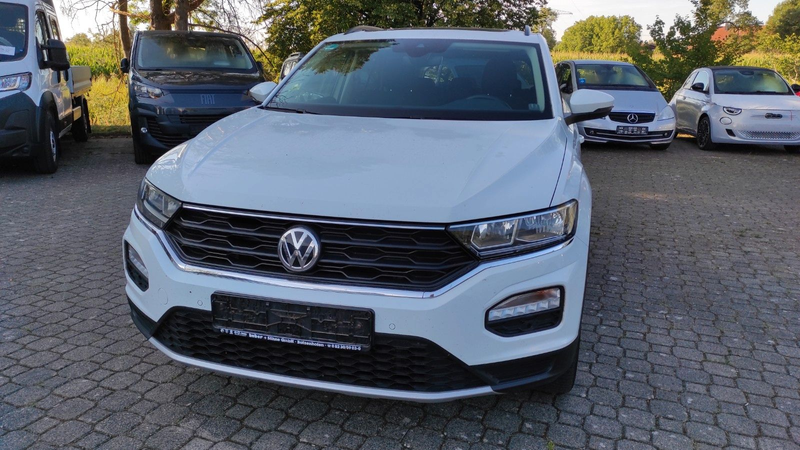Volkswagen T-Roc Style 1,5 TSI, Panoramadach, Navi, Kamera — photo 2