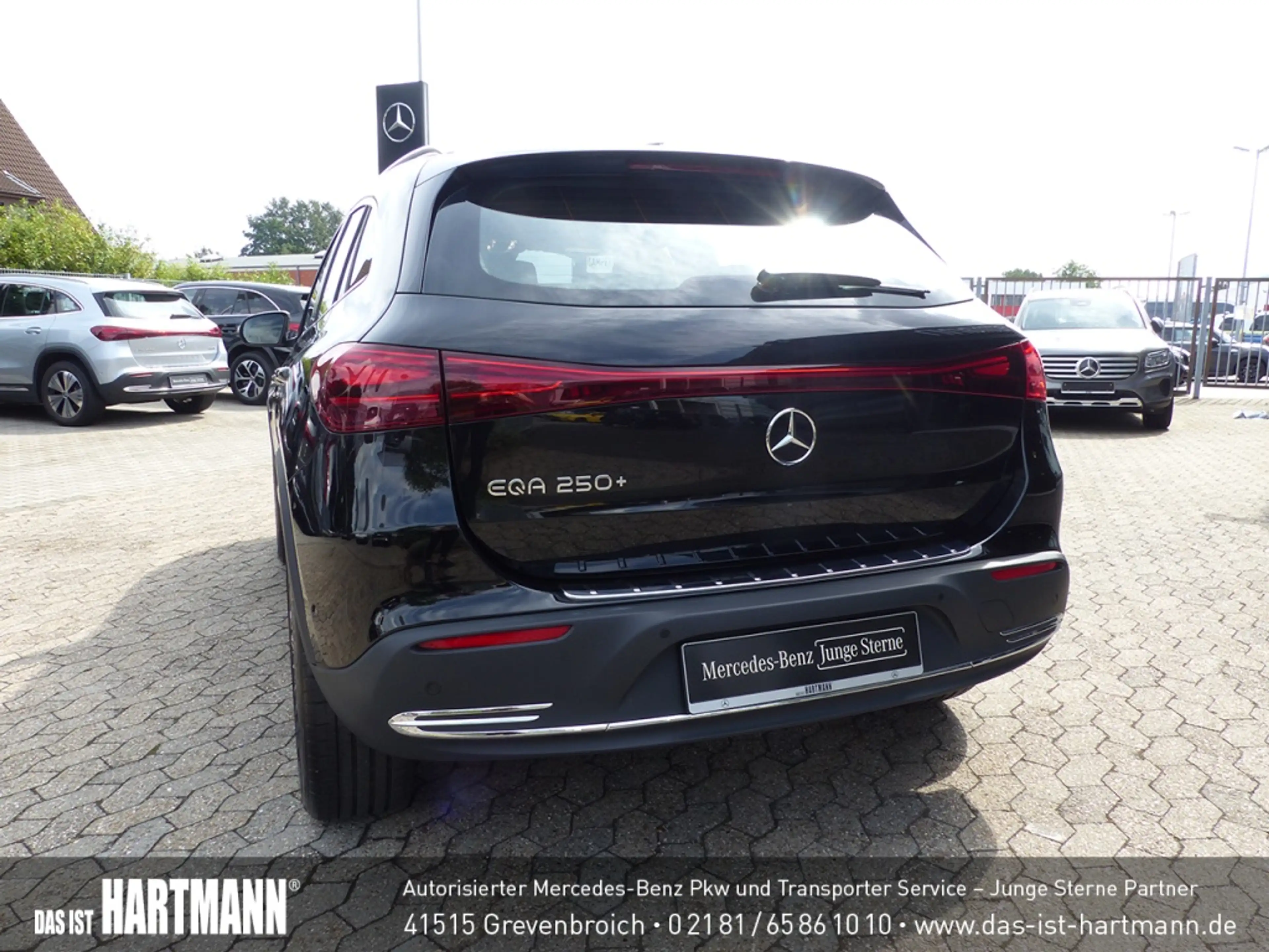 Mercedes-Benz EQA 250 + 250+ //20"AMG+RÜF-KAM+TOTWINKEL+CARPLAY — photo 3
