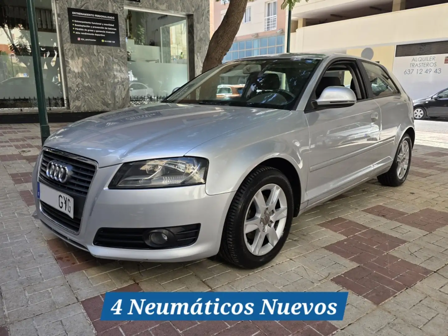 Audi A3 1.9TDI Attraction Gris - 2