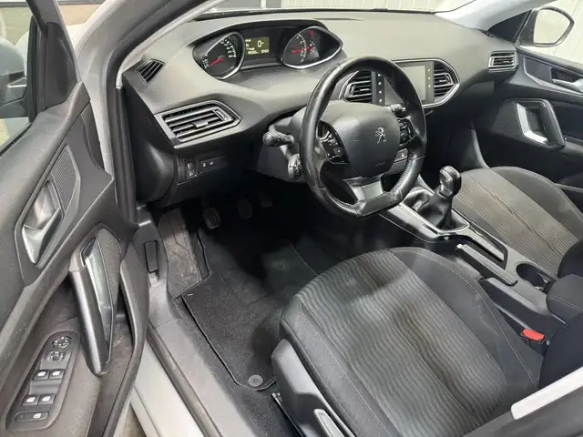 Peugeot 308 view 10