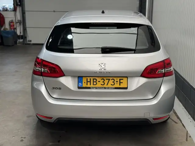 Peugeot 308 view 6