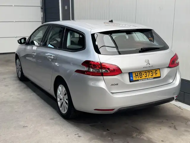 Peugeot 308 view 7