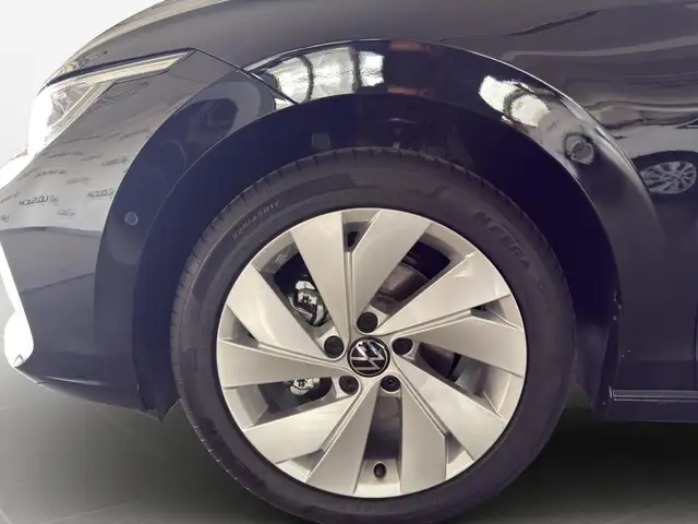 Volkswagen Golf view 8