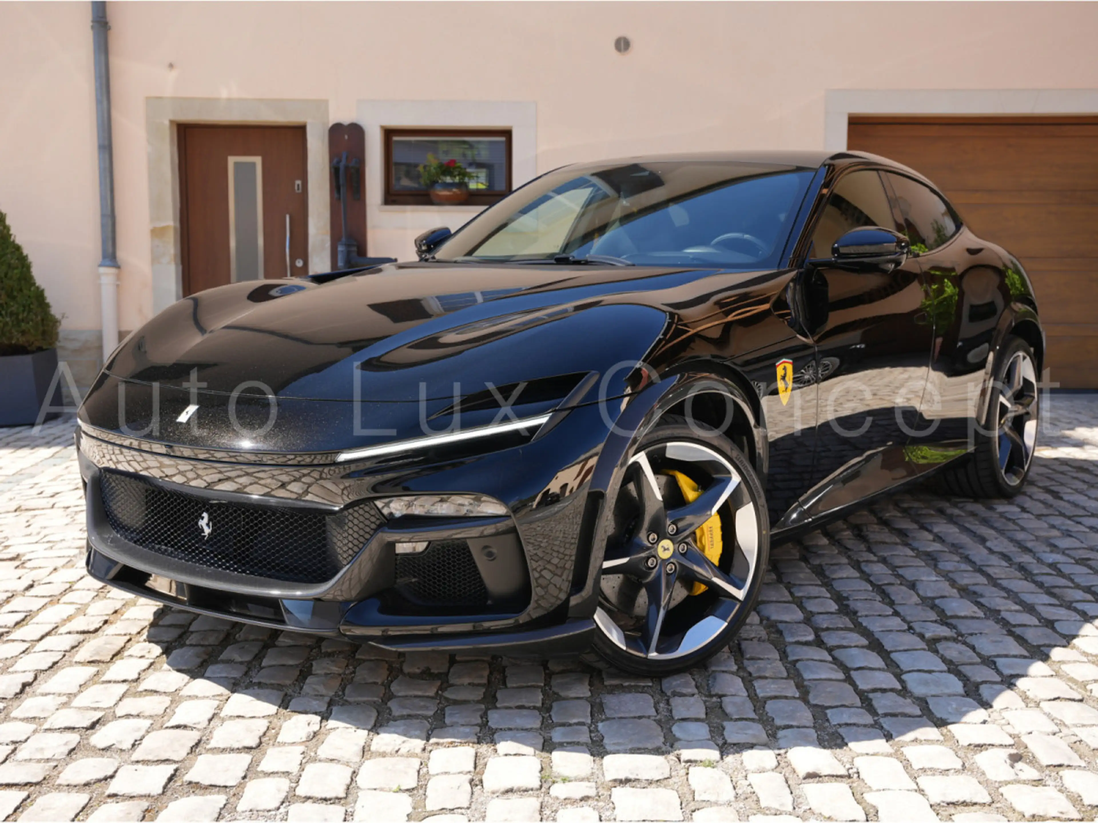 Ferrari Purosangue MY26/FULL CARBON/AIRBRUSHED/PANO/MASSAGE/BURMESTER