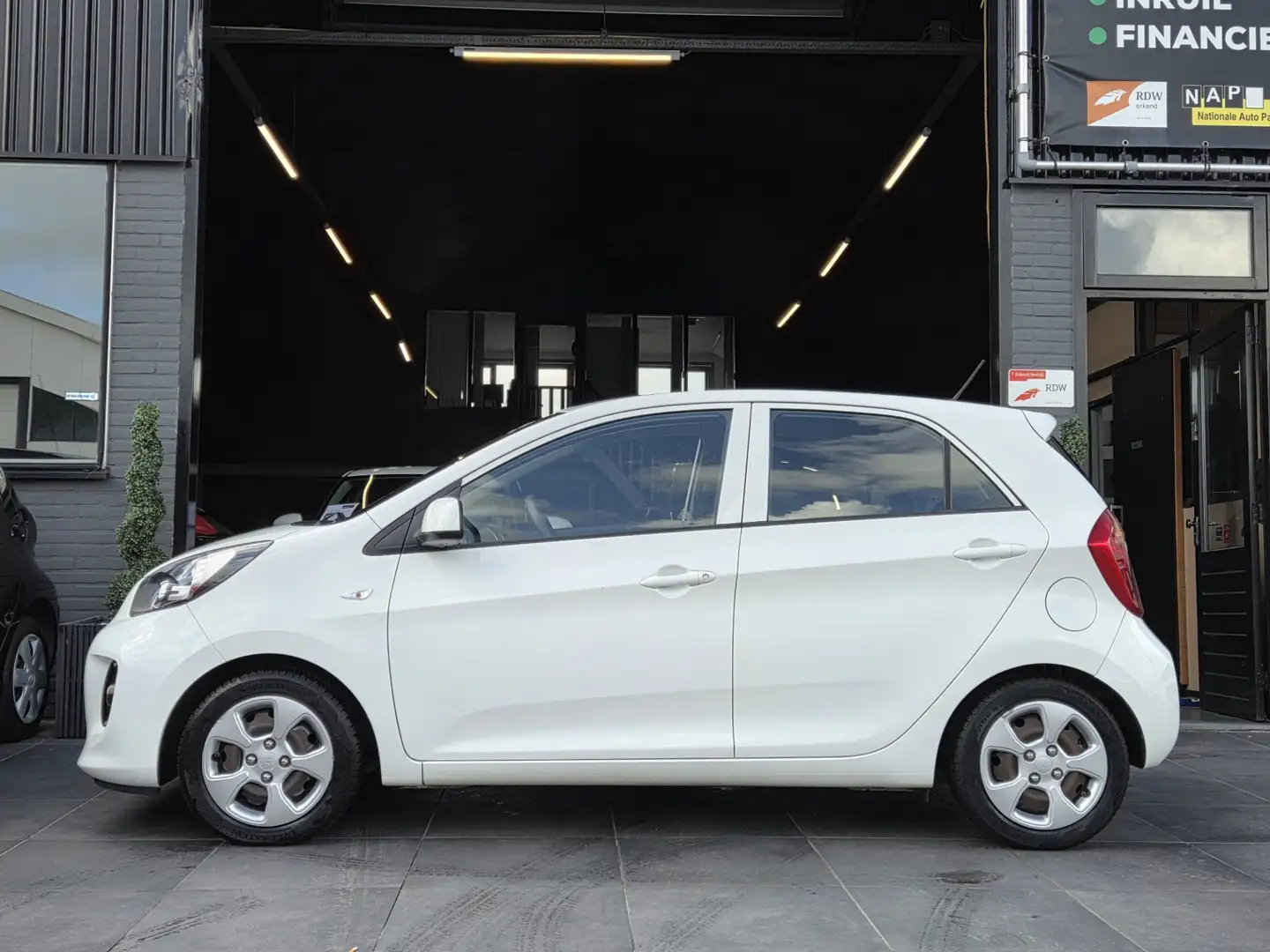 Kia Picanto 1.0 CVVT ComfortLine|5 Deuren|Airco|NAP|APK|AUX Blanco - 2