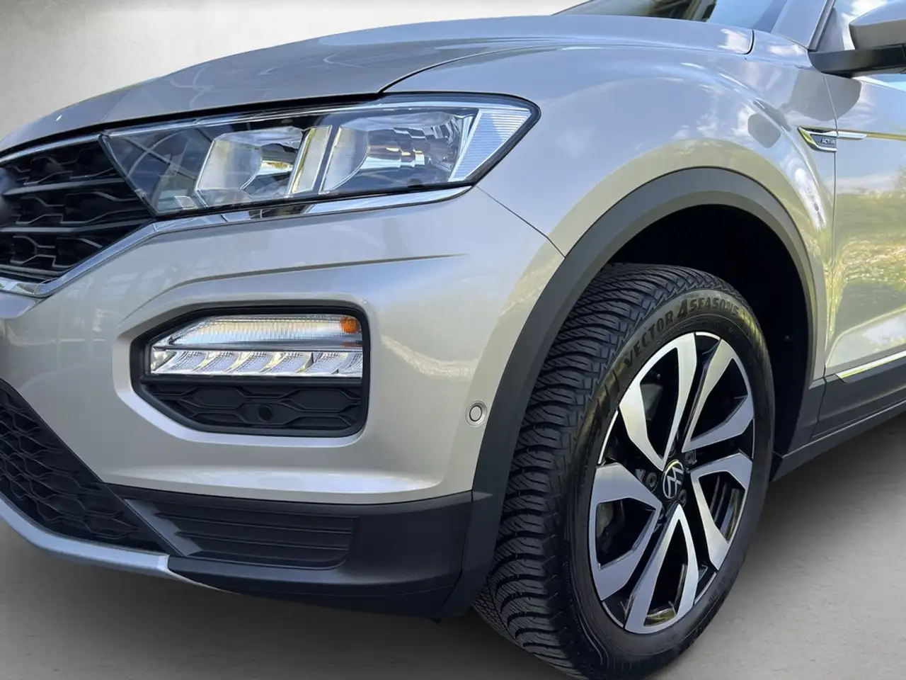 Volkswagen T-Roc Cabriolet 1.5 TSI DSG Active *Navi*Kamera* 4
