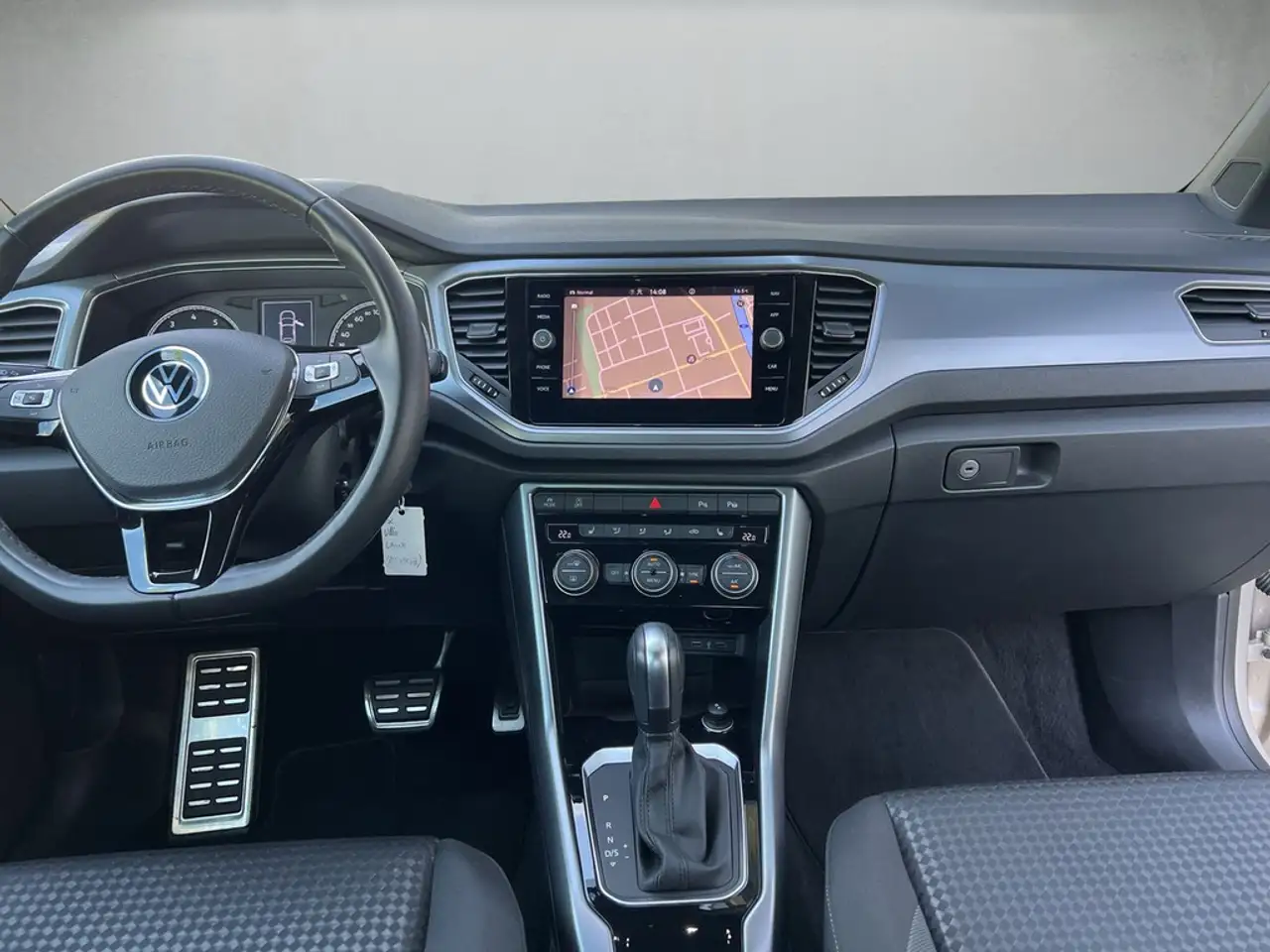Volkswagen T-Roc Cabriolet 1.5 TSI DSG Active *Navi*Kamera* 8