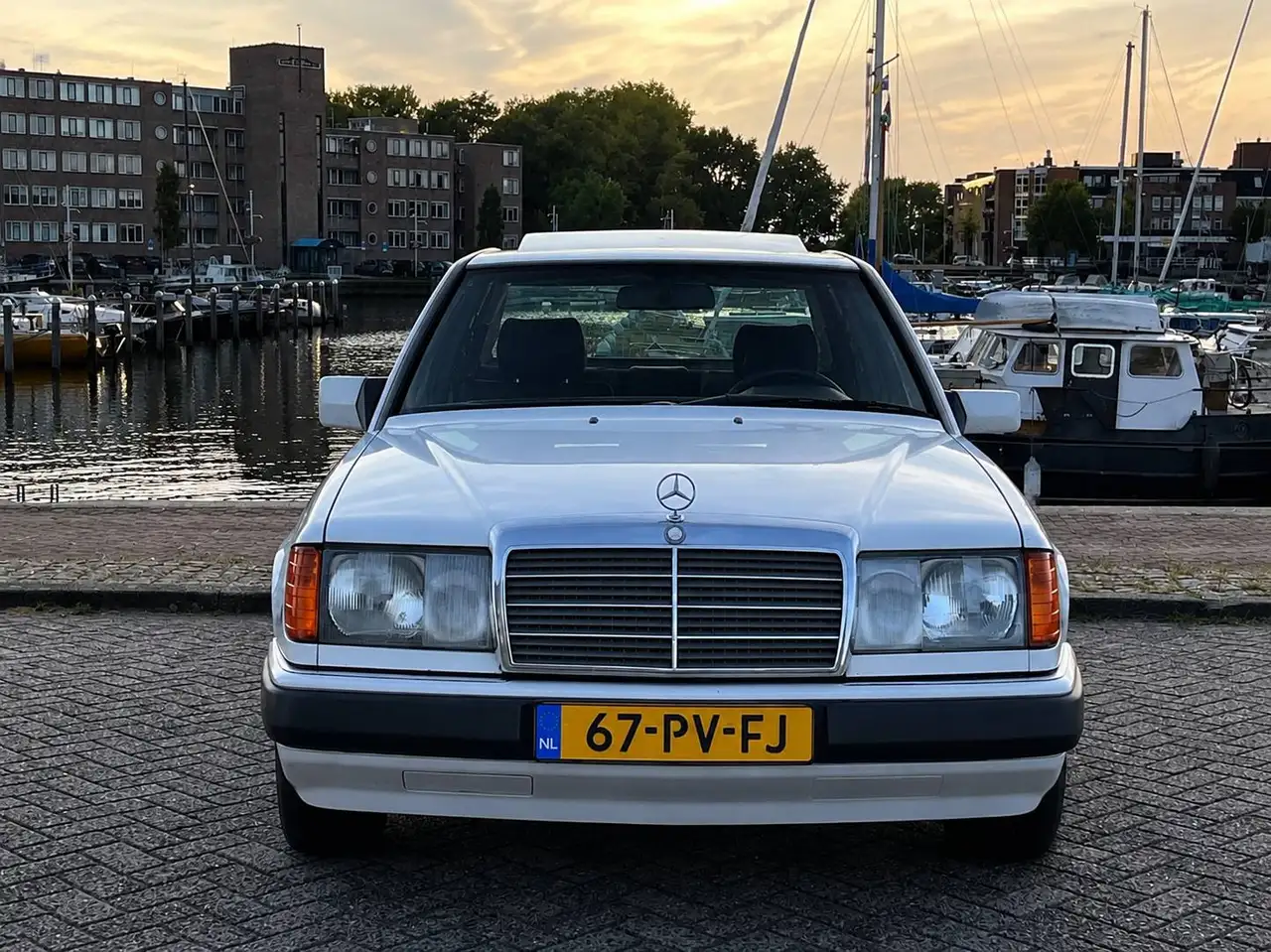 Mercedes-Benz E 200, foto 8