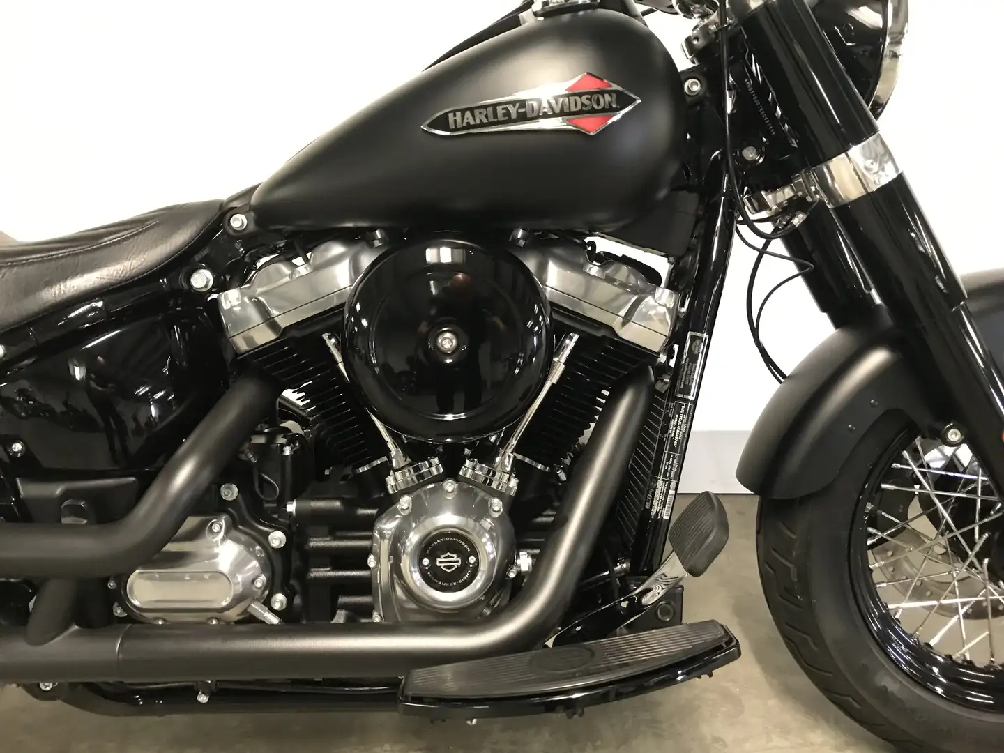 Harley-Davidson Softail Slim FLSL Noir - 2