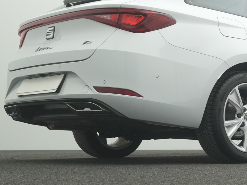 SEAT Leon Sportstourer 1.5 eTSI DSG FR LED NAVI ACC SIDEASS — photo 17