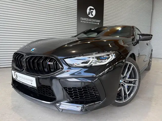 BMW M8 xDrive Coupé/ACC/LASER/SOFTCLOSE/CARPLAY/H&K