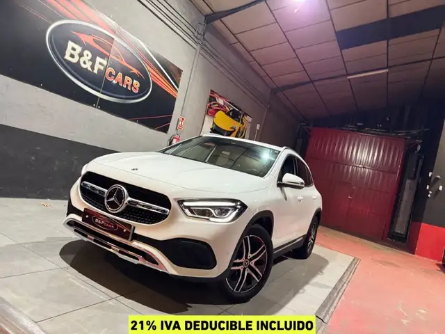 Mercedes-Benz GLA 200 200d 8G-DCT