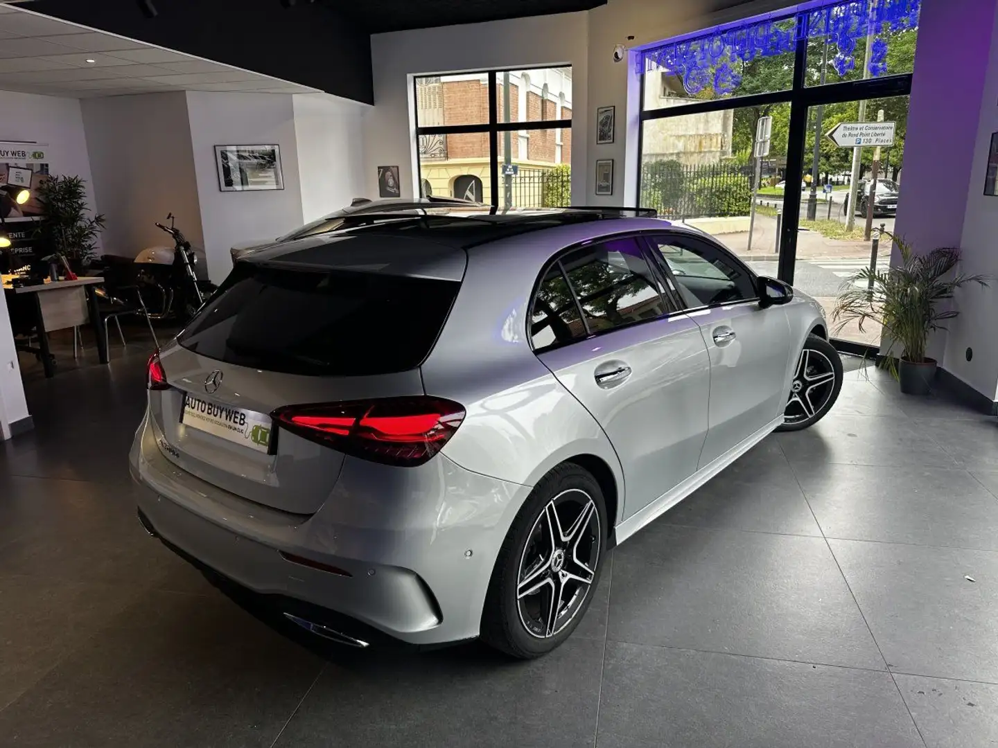 Mercedes-Benz A 200 200 d 8G-DCT AMG Line Gris - 2