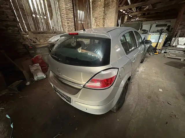Opel Astra view 10