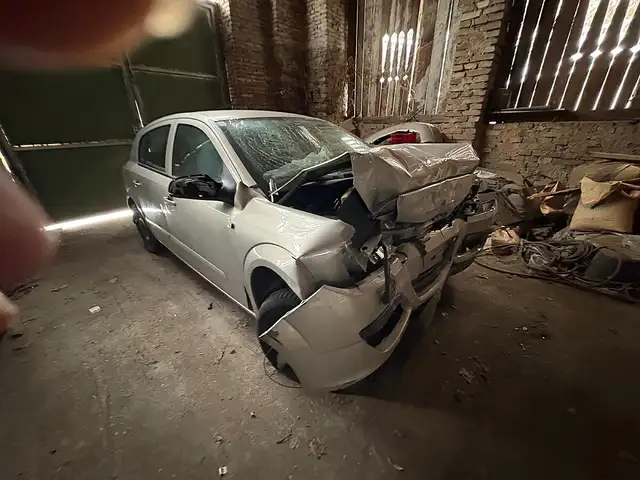 Opel Astra view 3